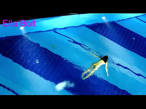 ❤️ Ùn possu micca piantà di fighjulà, ghjovana bionda catturata nuda in piscina ELLA BOLT ❤ Video sessu à porn co.niceporn.ru ❌️❤